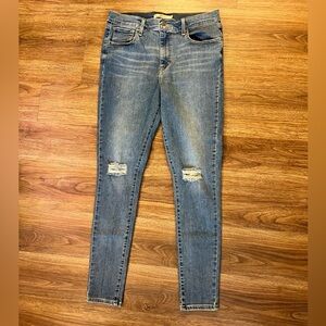 Levi’s 720 Distressed Women's high rise super skinny Jeans